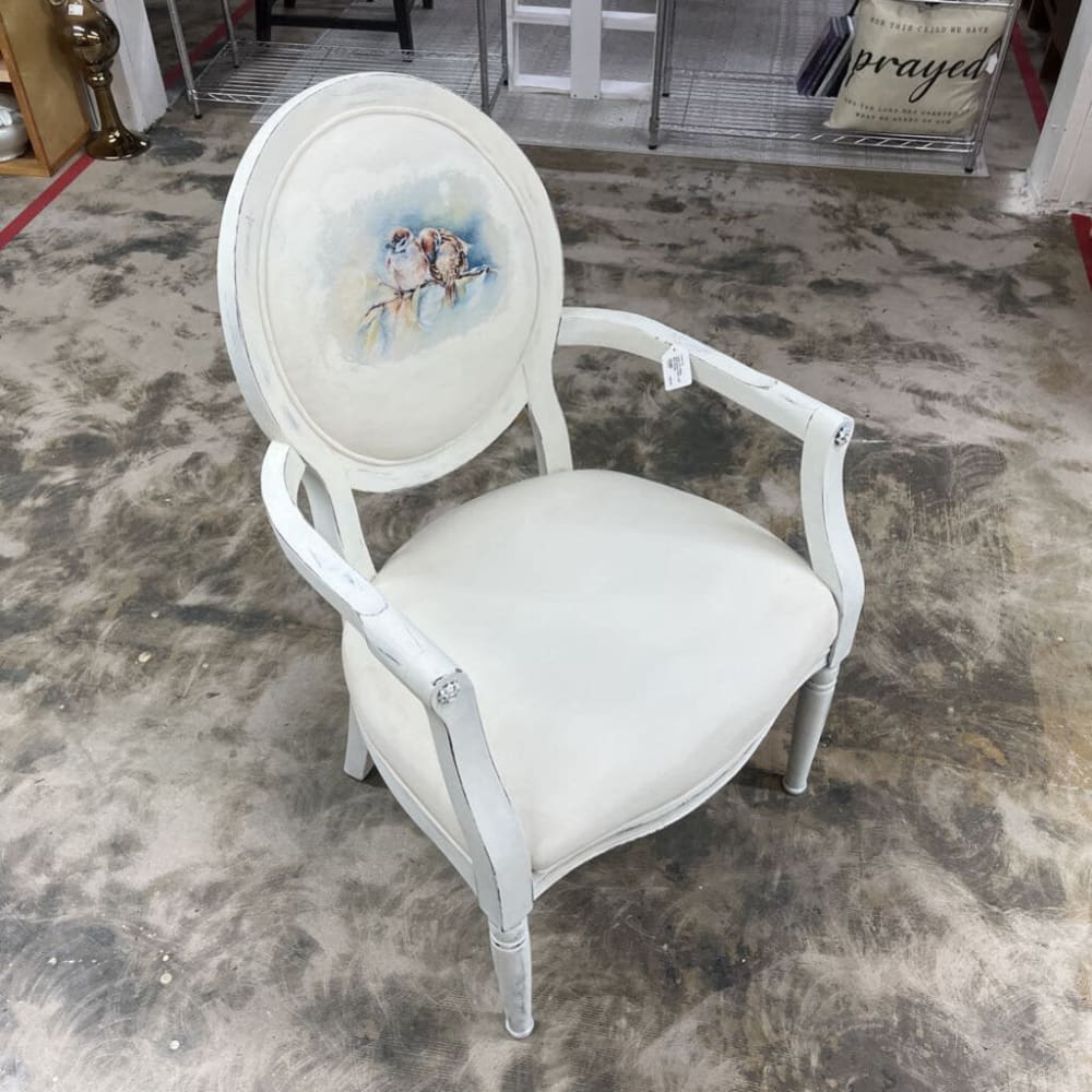 LOUIS XVI WHITE DISTRESSED CHAIR WITH BIRD DESIGN