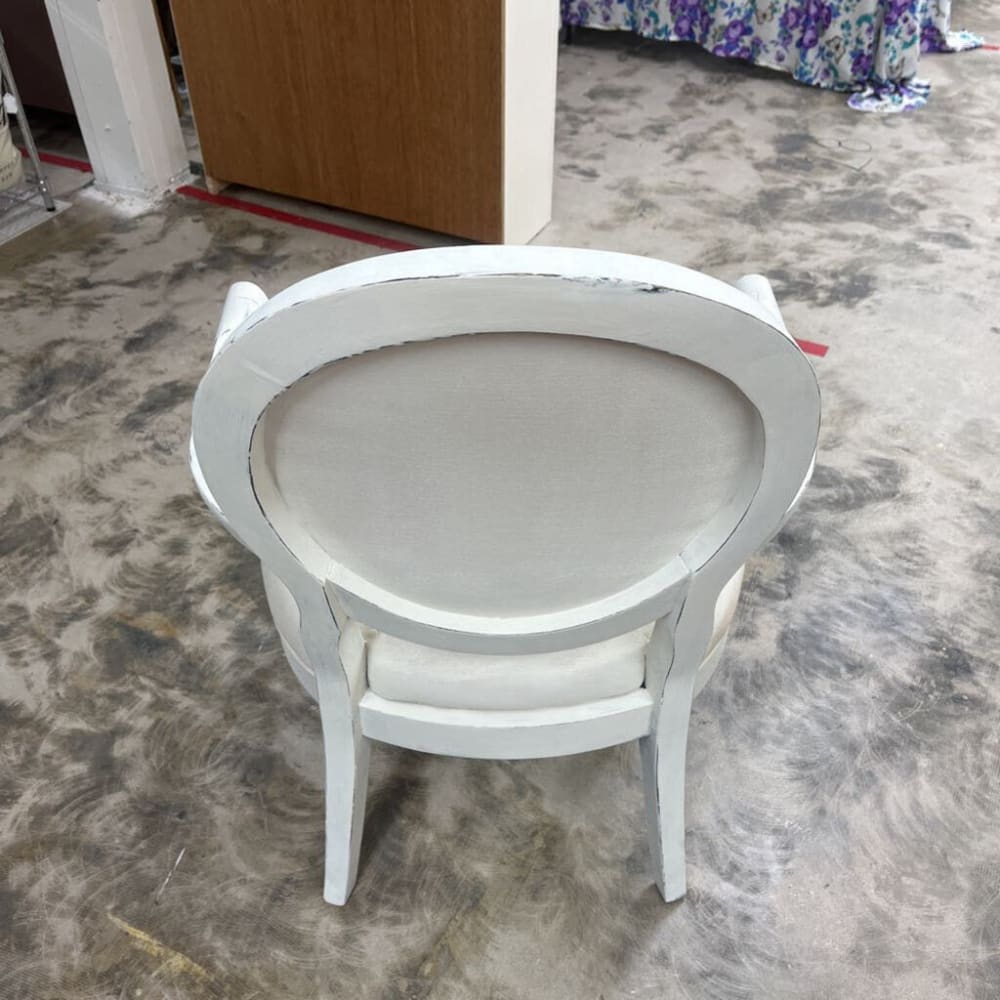 LOUIS XVI WHITE DISTRESSED CHAIR WITH BIRD DESIGN
