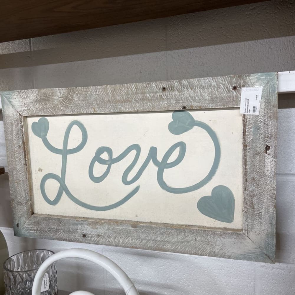 HANDMADE LOVE SIGN