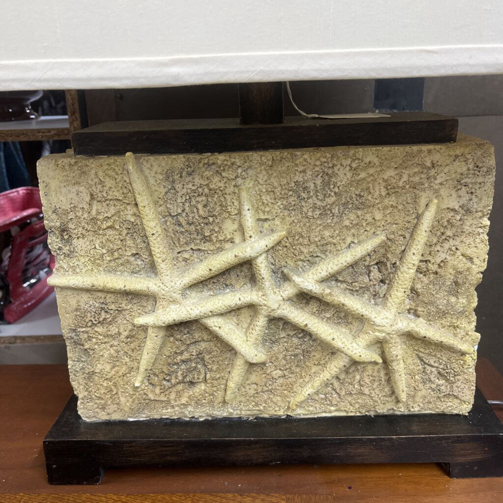 ACCENT TABLE LAMP WITH STARFISH