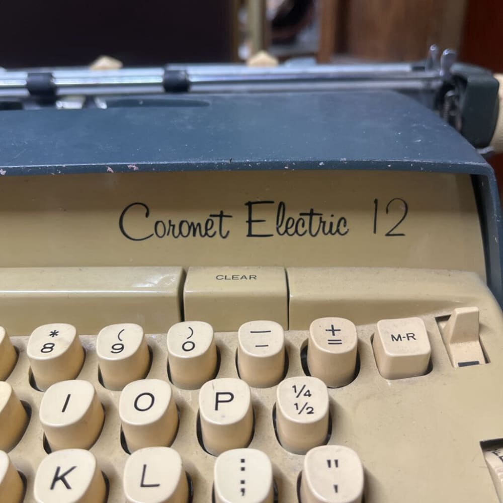 CORONET ELECTRIC 12 TYPEWRITER