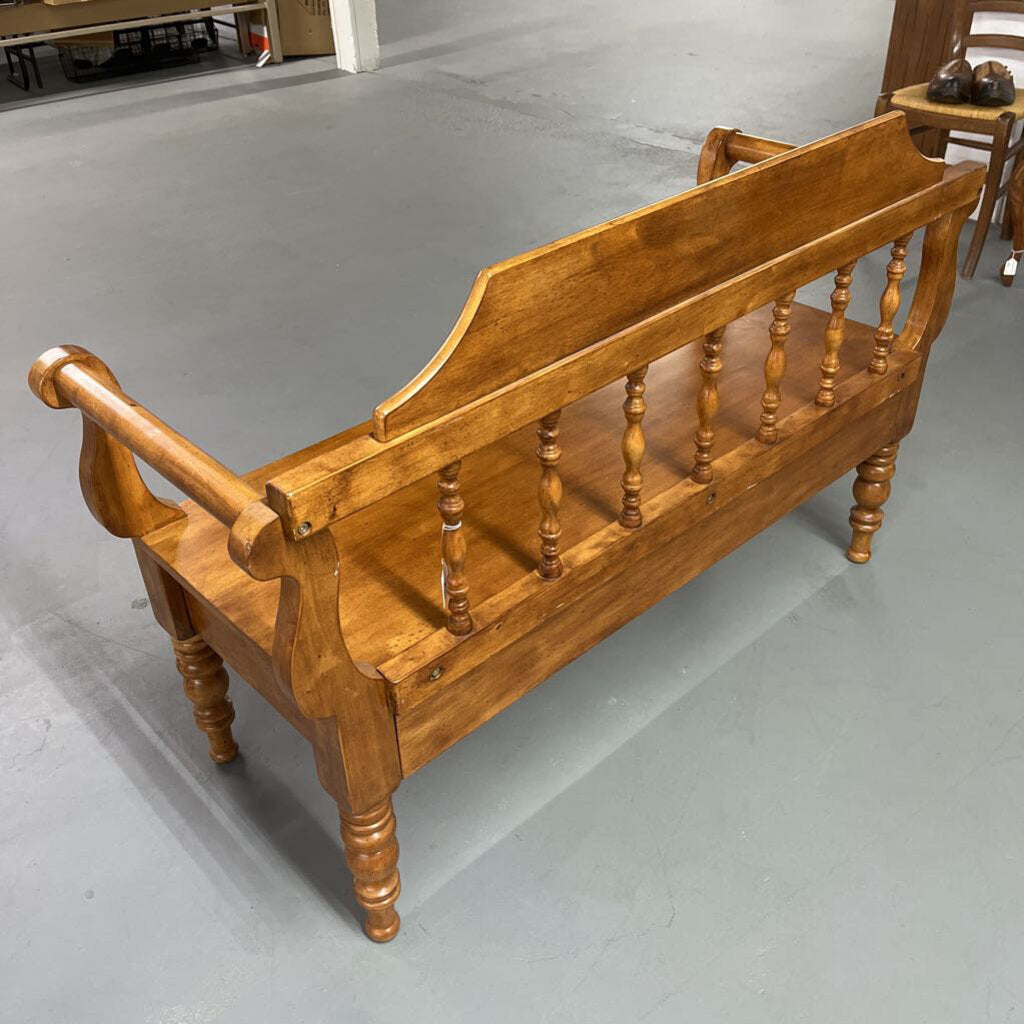 MAPLE WOOD BENCH