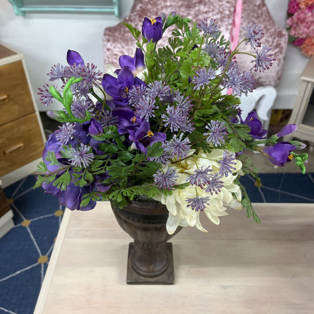 PURPLE FLORAL ARRANGEMENT