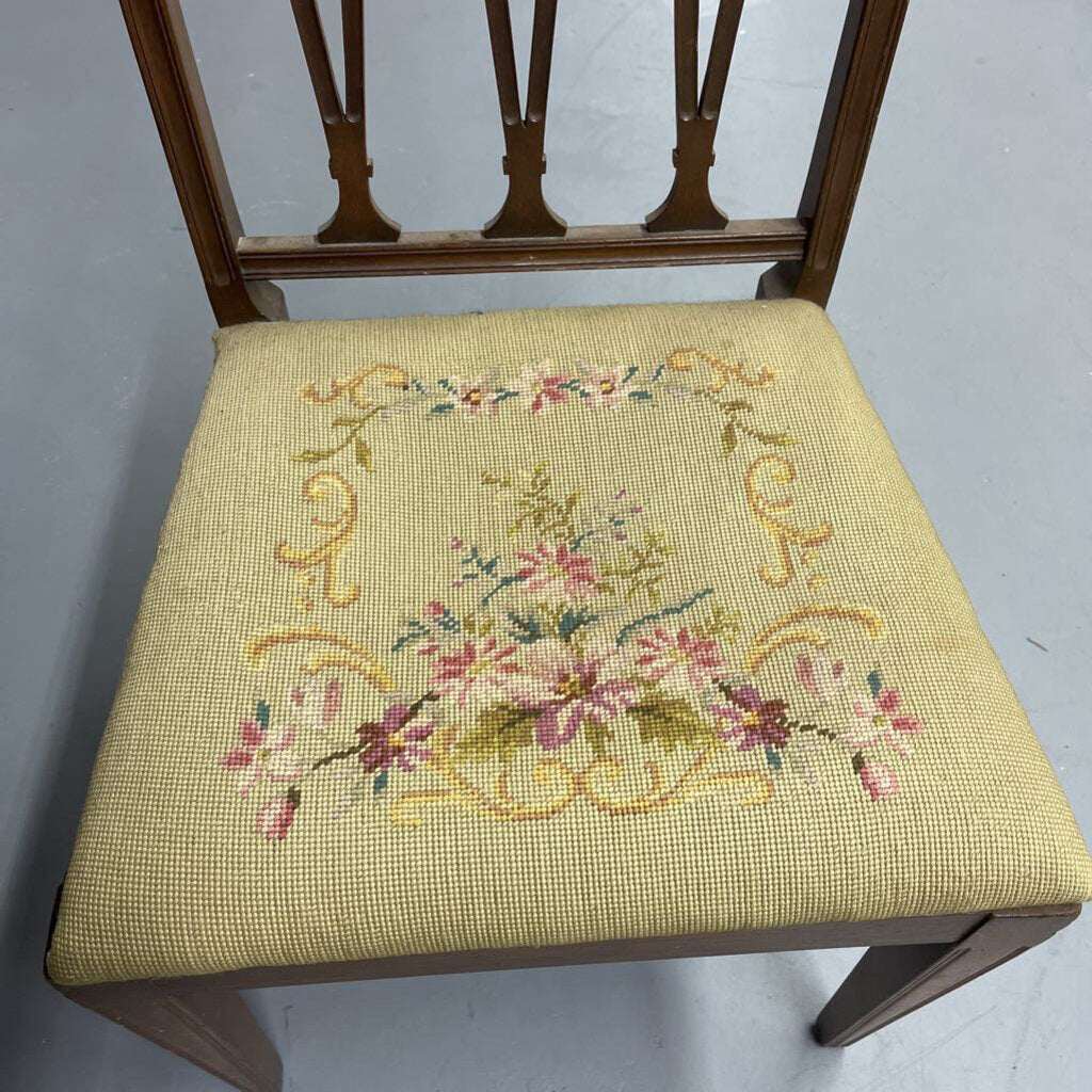 AMERICAN FEDERAL ANTIQUE CHAIR