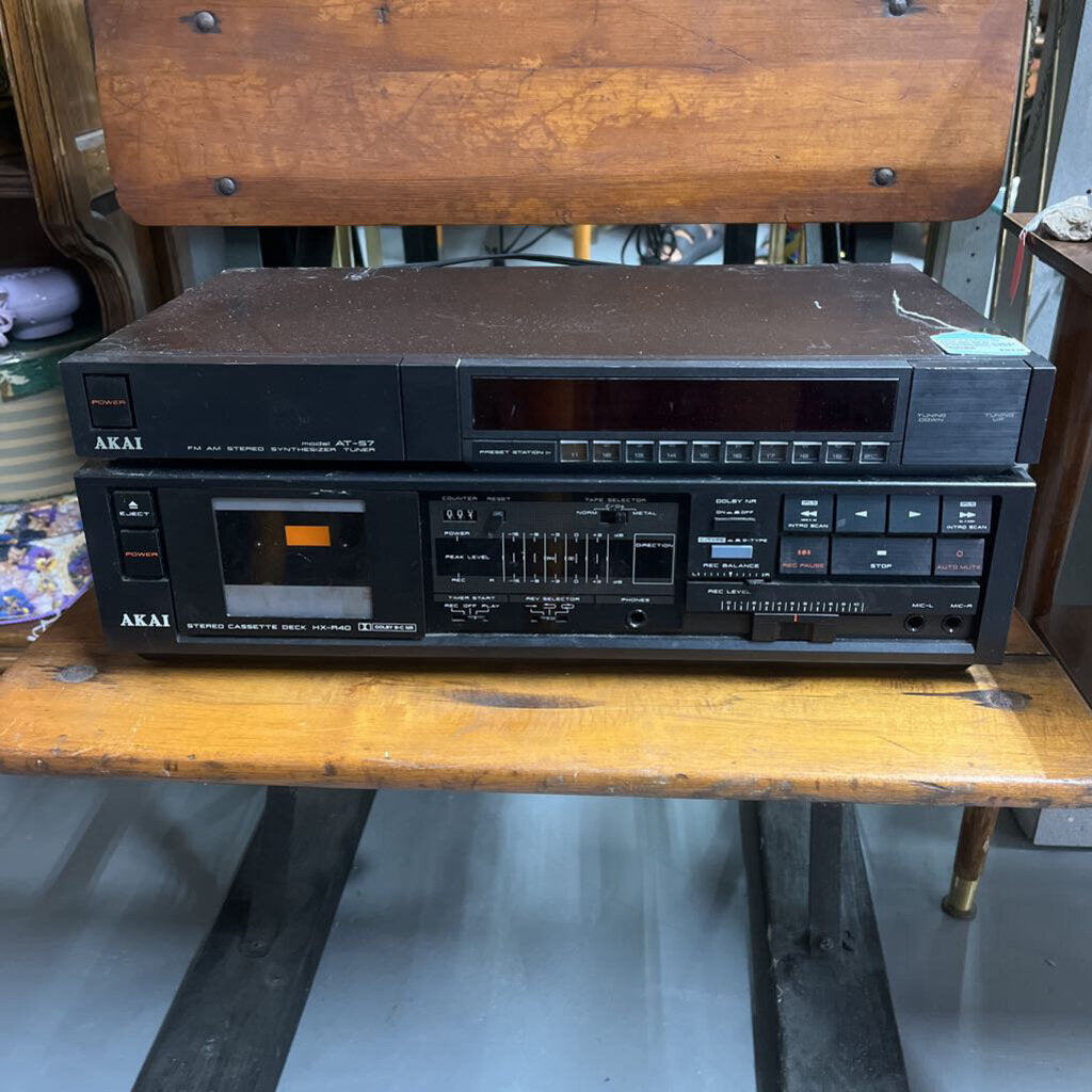 2PCS SET AKAI CASSETTE DECK HXR40 & SYNTHESIZER ATS7