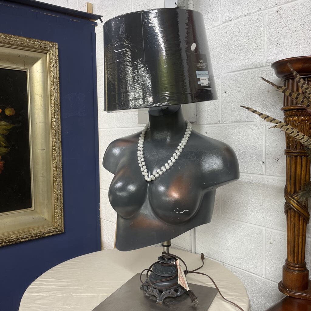 FEMALE BUST LAMP