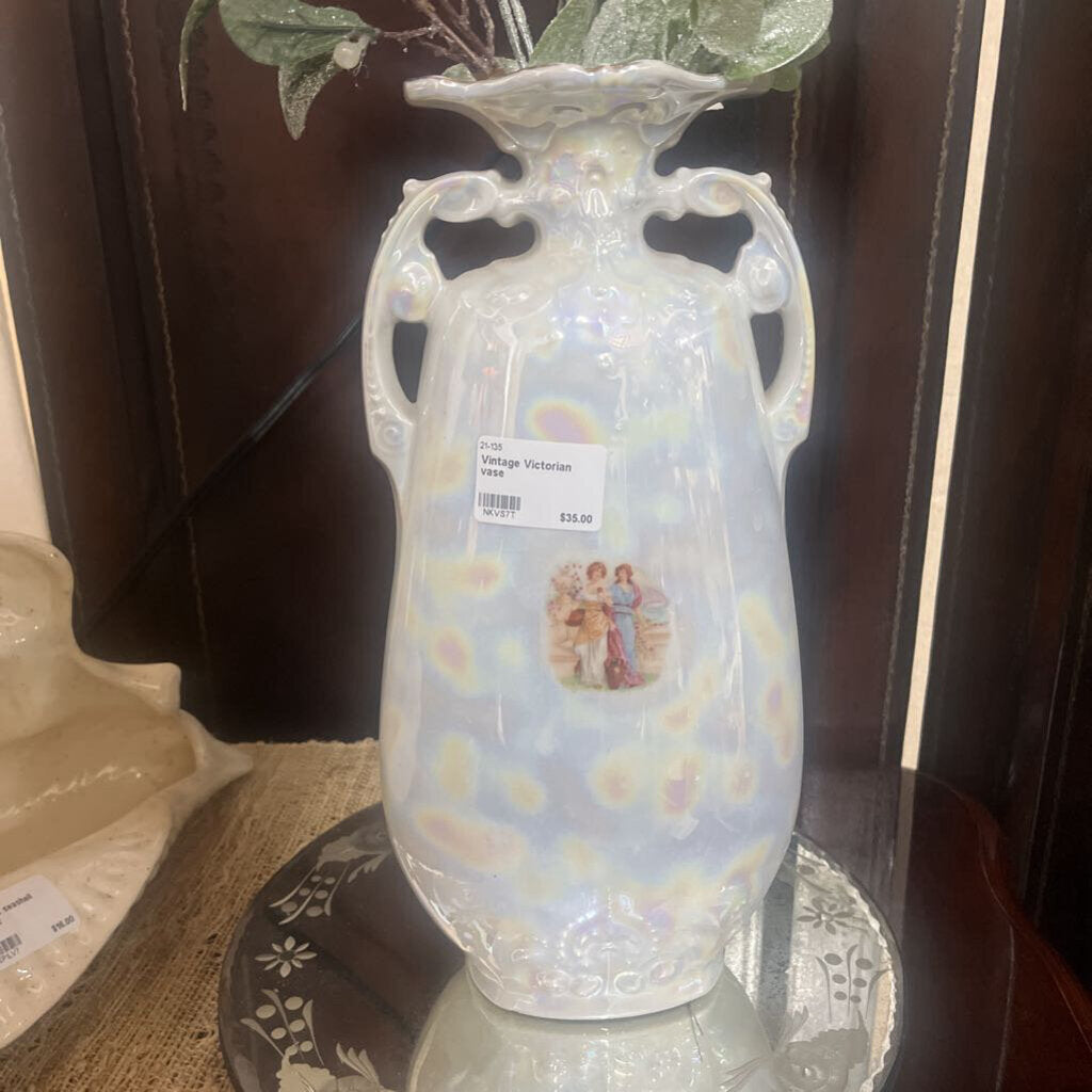 VINTAGE VICTORIAN VASE