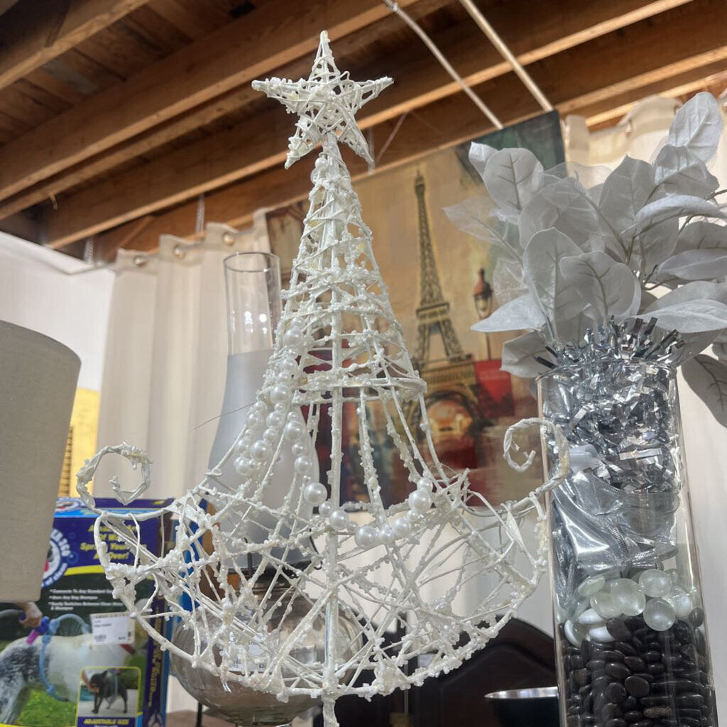 WHITE WIRE WHIMSICAL PC