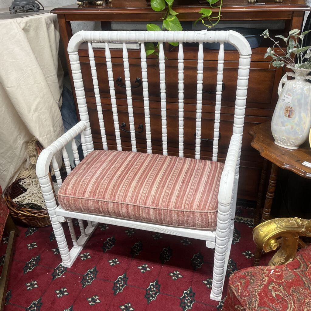 SMALL WHITE BENCH