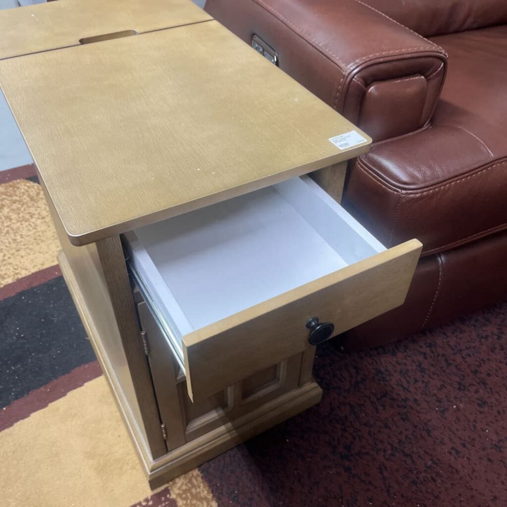 END TABLE W/ STORAGE
