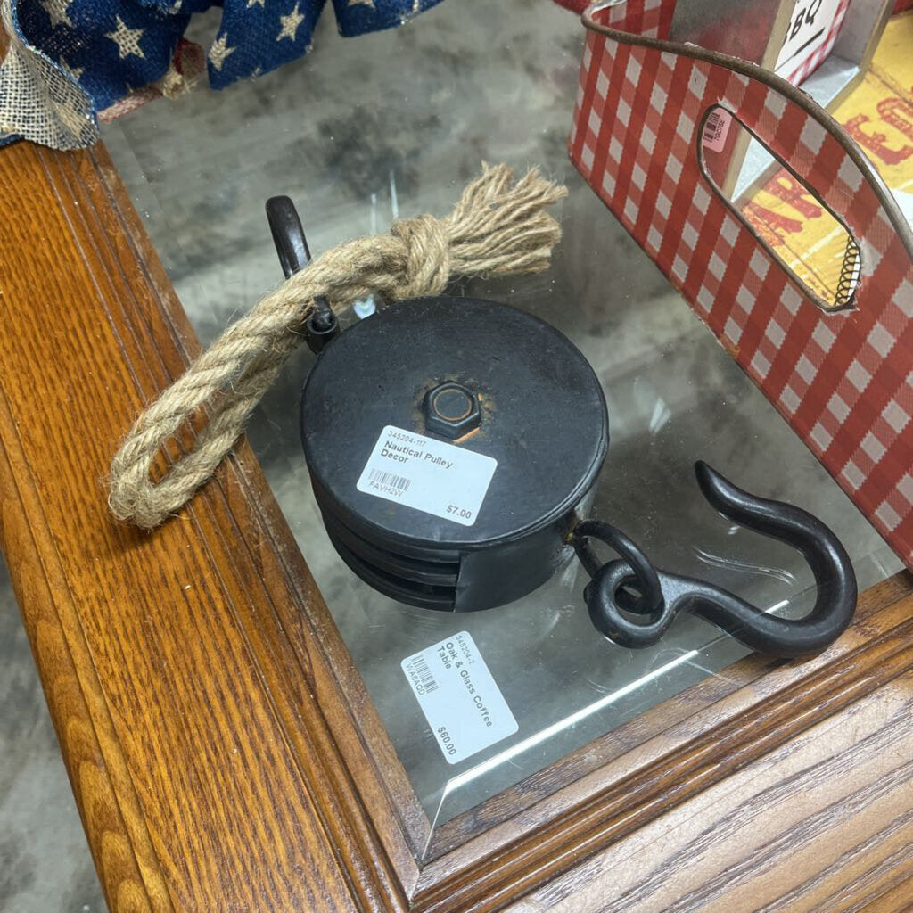 NAUTICAL PULLEY DECOR