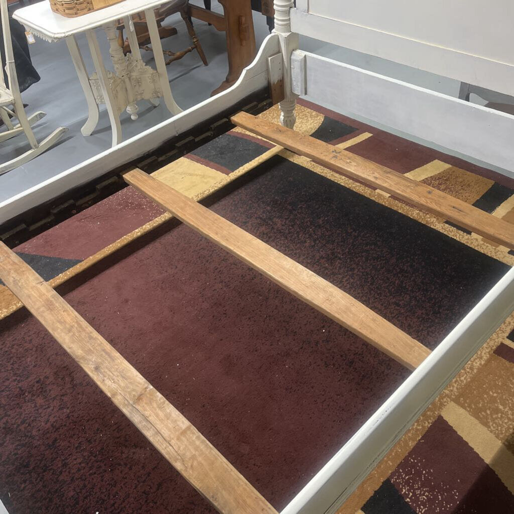 ANTIQUE FULL SIZE BED