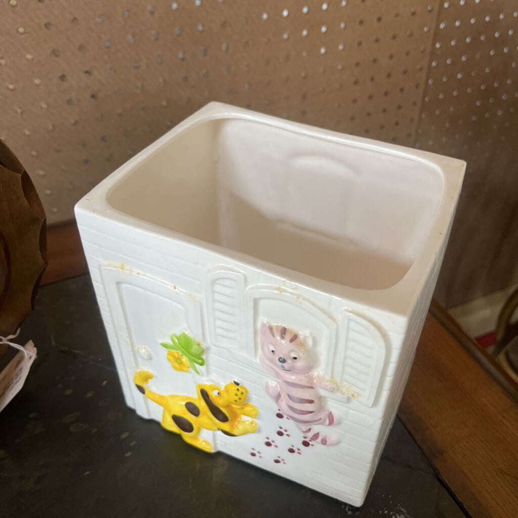 Vtg Yellow Roof House Cookie Jar
