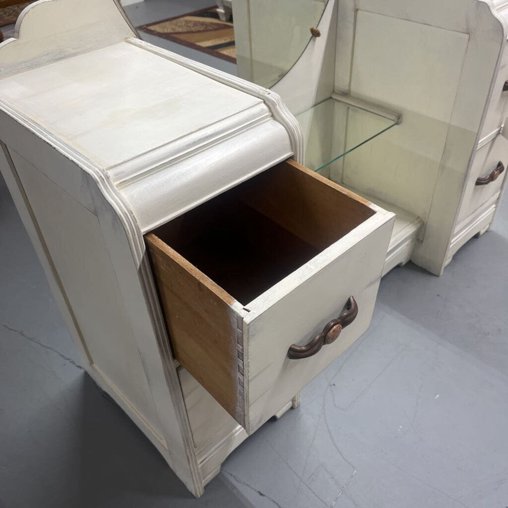 ANTIQUE VANITY