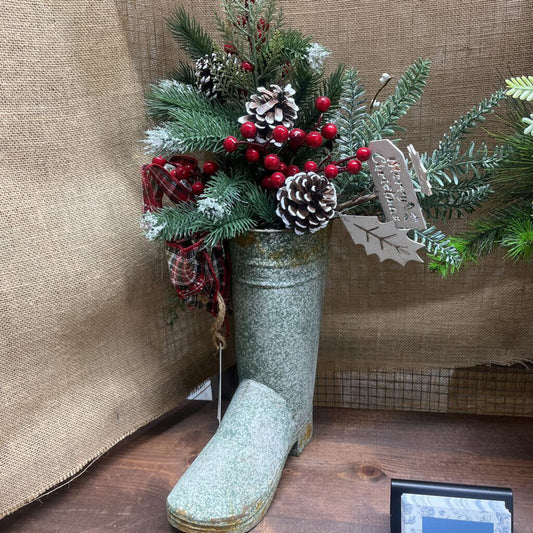 TIN BOOT CHRISTMAS ARRANGEMENT