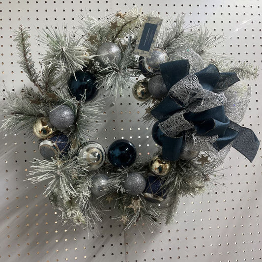 BLUE / SILVER ORNAMENT CHRISTMAS WREATH44