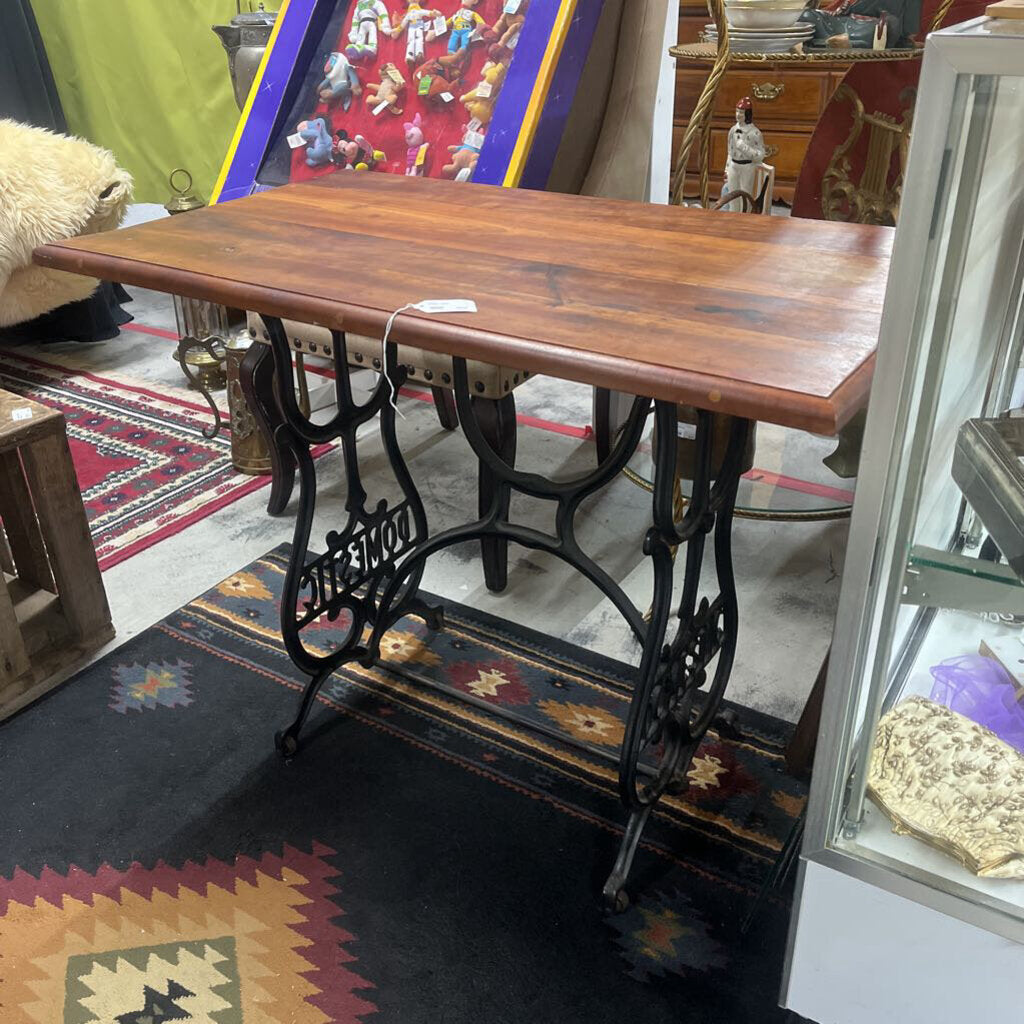 SINGER TABLE