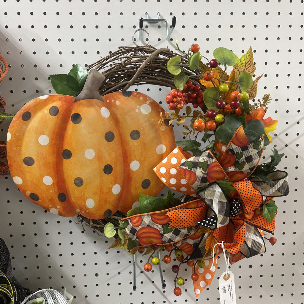 METAL PUMPKIN WREATH