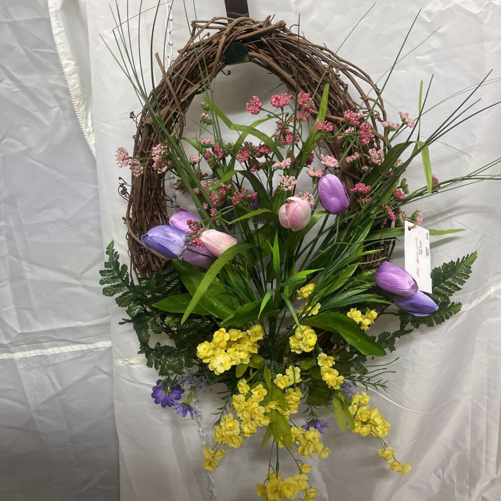 TULIP WREATH
