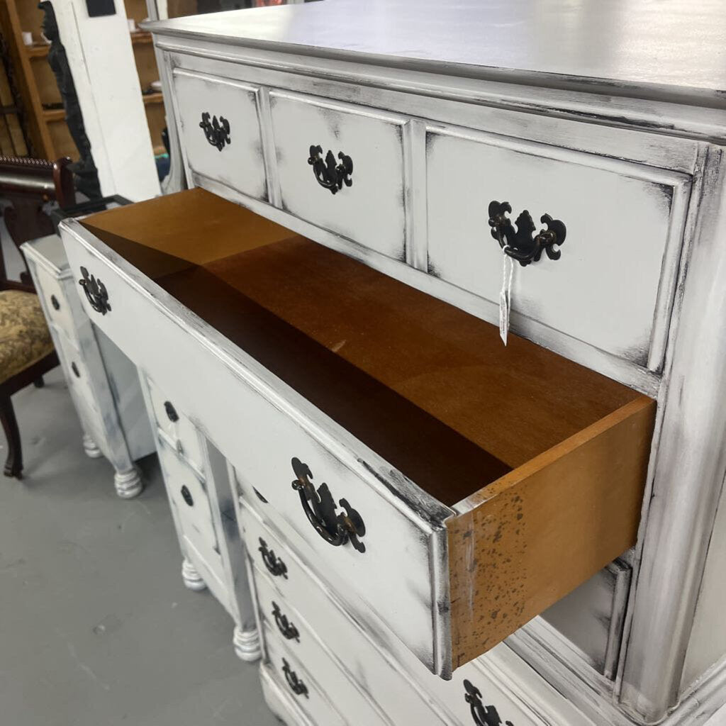 VINTAGE 7 DRAWER (HUNTLY FURNITURE) CHEST