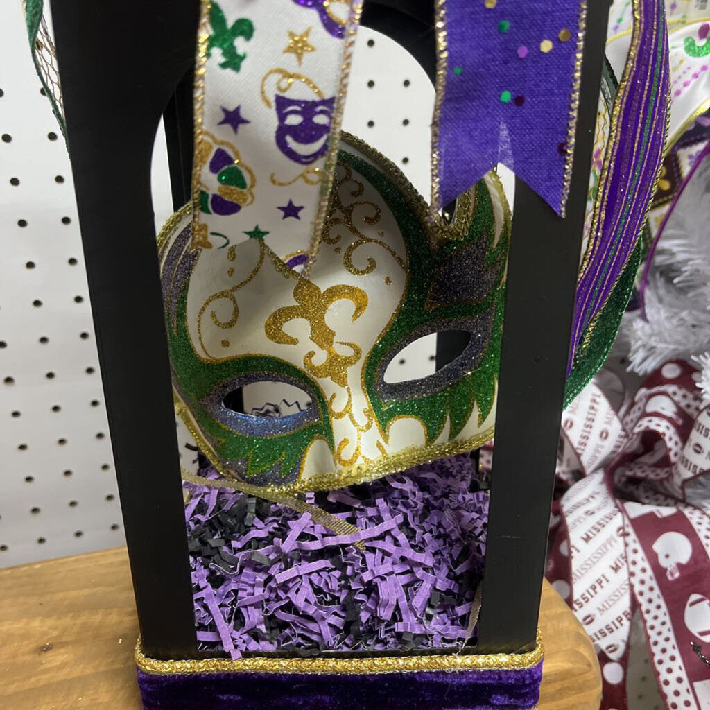 MARDI GRAS MASK LANTERN