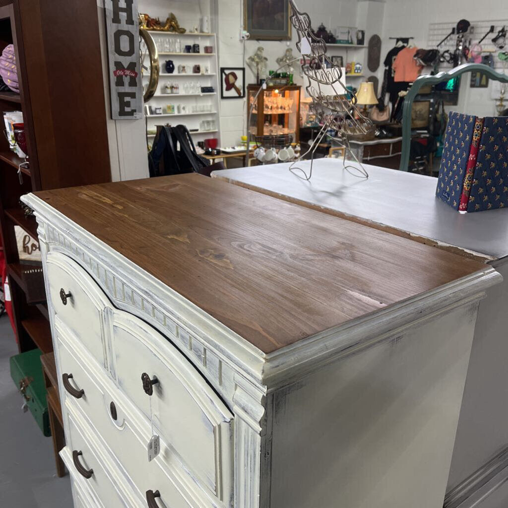 VINTAGE BROYHILL 5 DRAWER CHEST