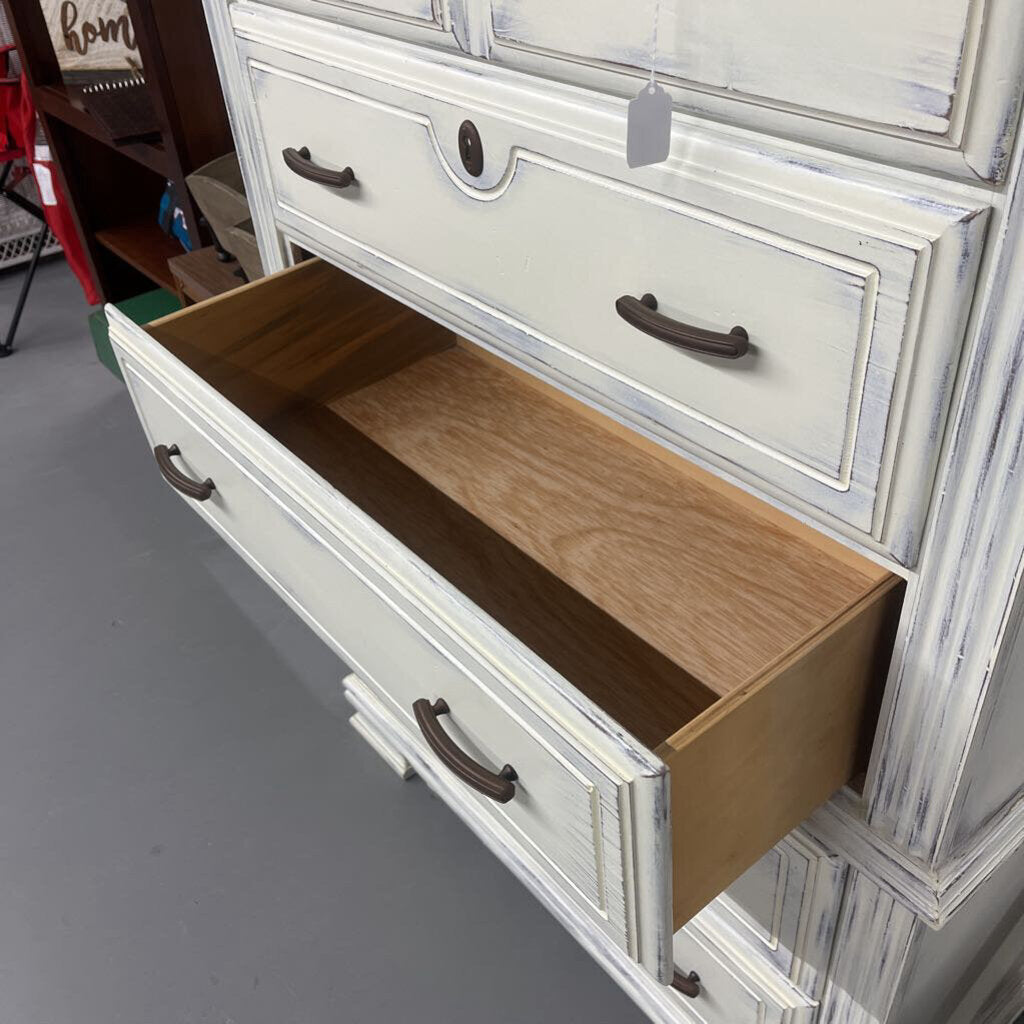 VINTAGE BROYHILL 5 DRAWER CHEST
