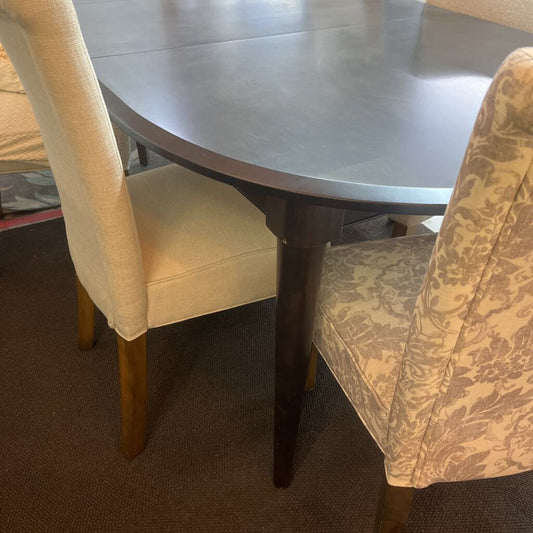 BASSETT FURNITURE DINING TABLE WITH 6 CHAIRS AND LEAF