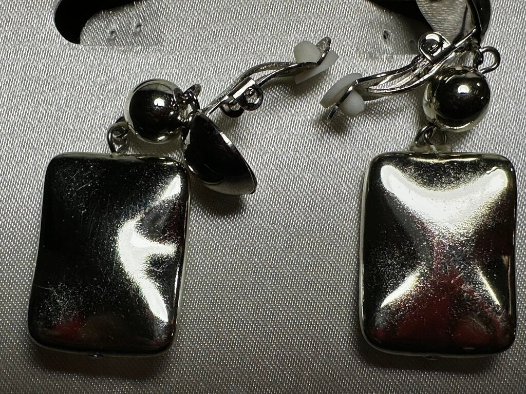 New Old Stock Eva Graham Silverish Earrings