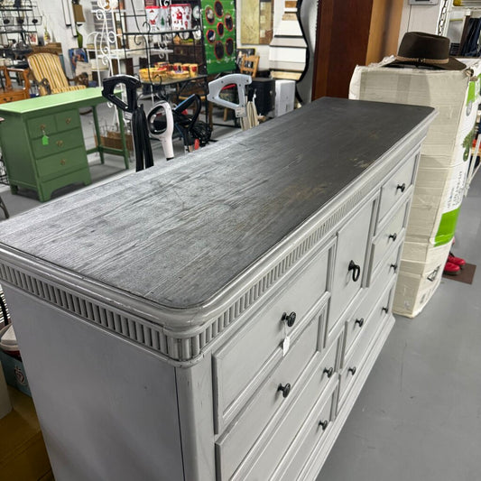 9 DRAWER DRESSER / CHEST
