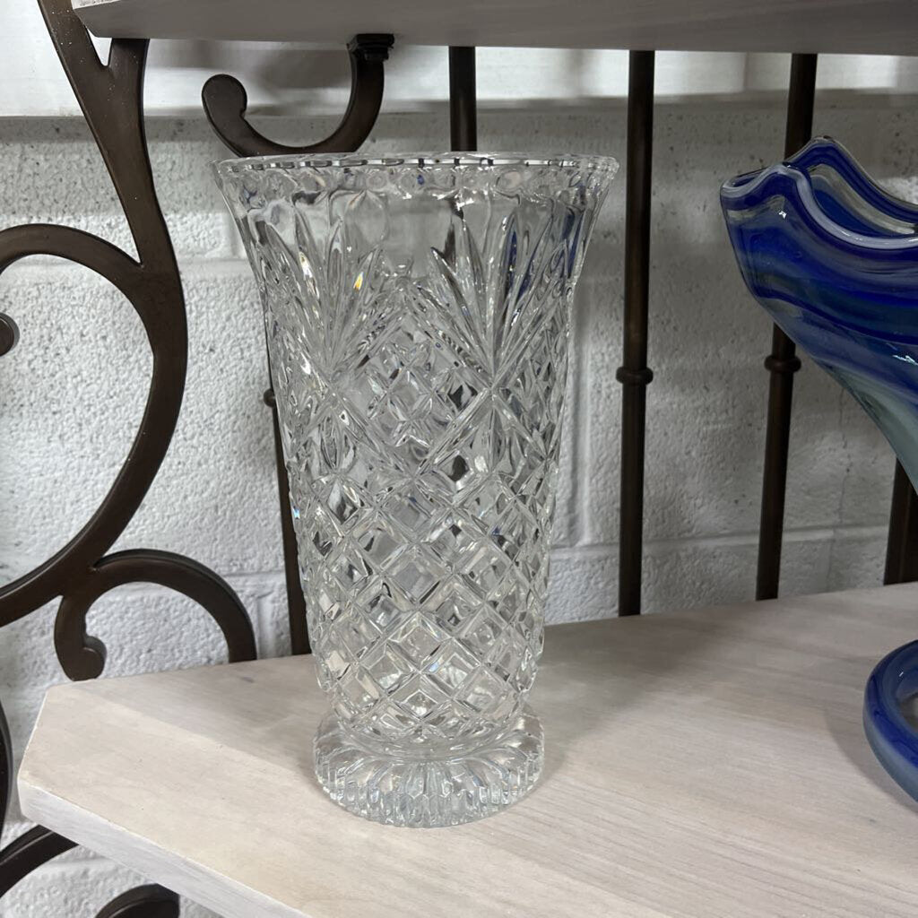 Lg Heavy Diamond Cut Tall Crystal Vase