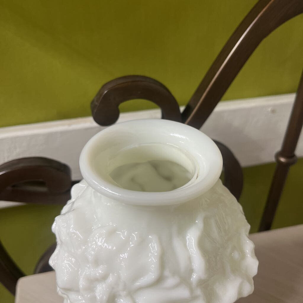 Vtg Heavy Milk Glass Poppy Vase
