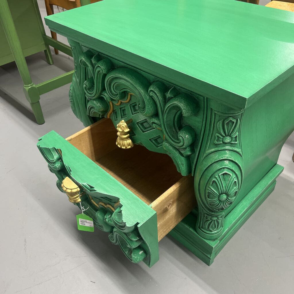 2 DRAWER BEDSIDE (BOMBAY) CHEST