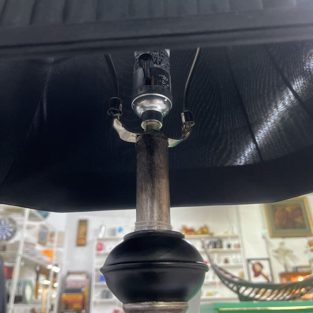 BLACK LAMP W/ SHADE