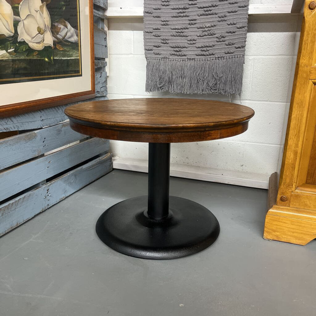 VINTAGE CAST IRON INDUSTRIAL STOOL / TABLE