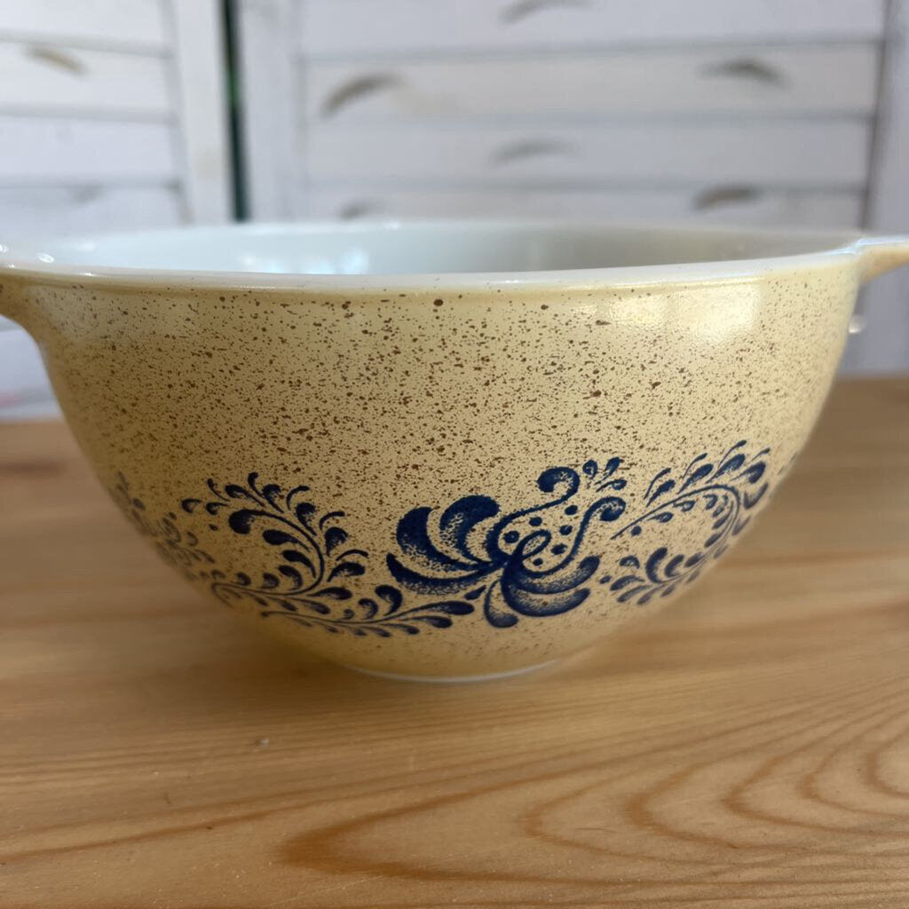 PYREX HOMESTEAD CINDERELLA BOWL