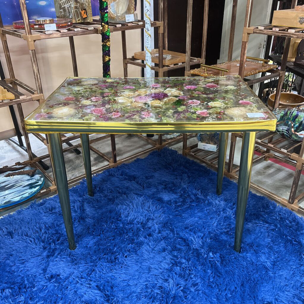 RESIN TABLE