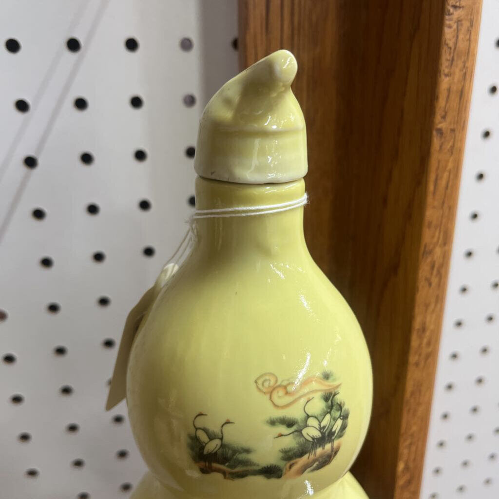 Sanpien Jiu Asian Yellow Decanter