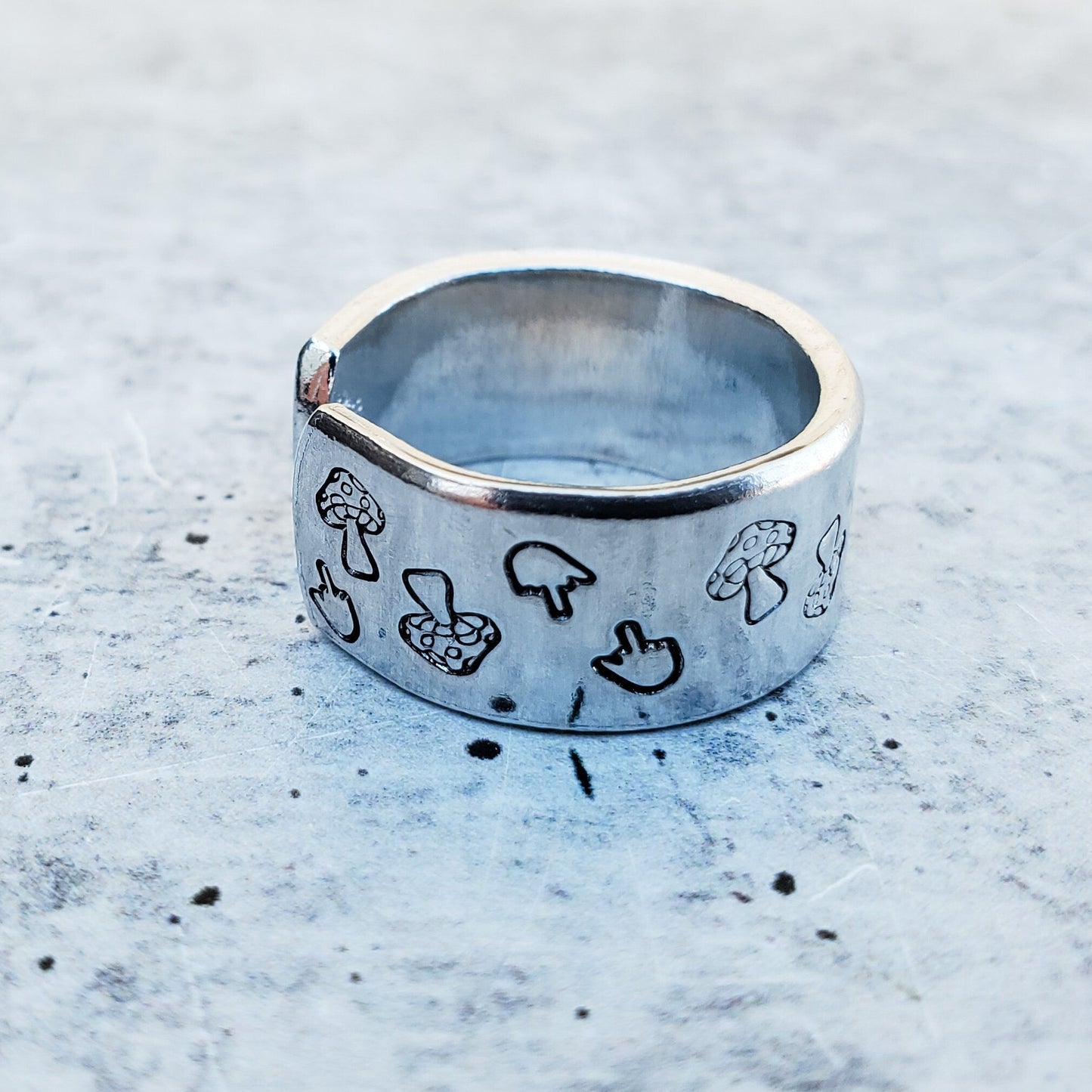 MIDDLE FINGER MUSHROOM RING