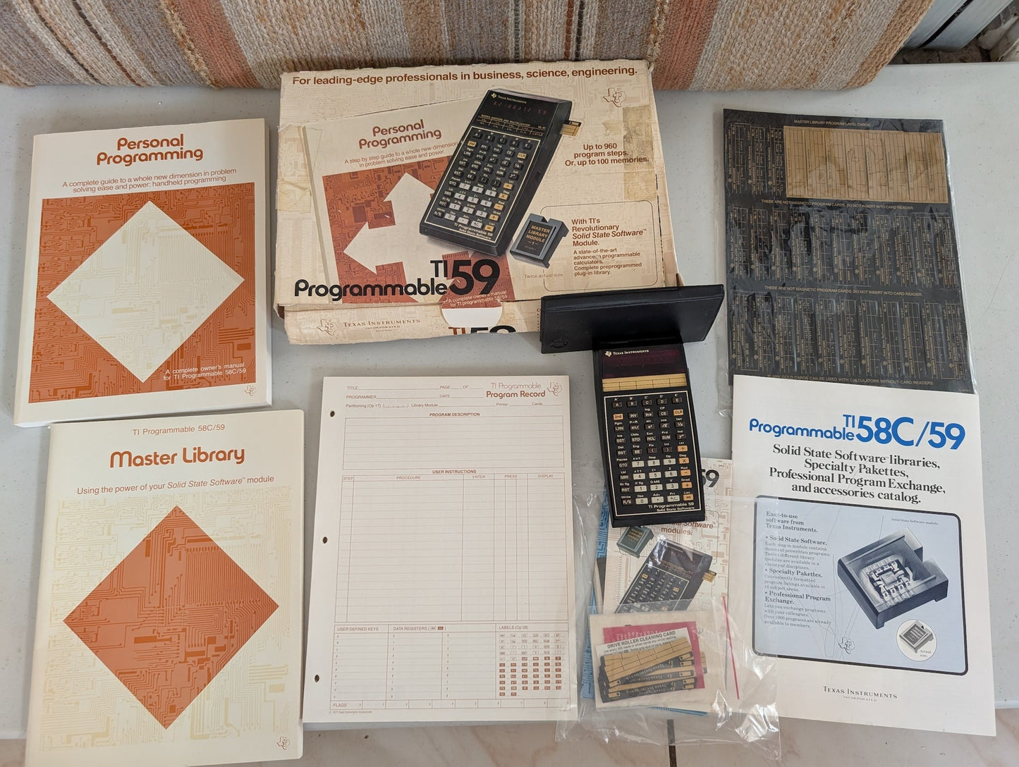 TEXAS INSTRUMENTS TI PROGRAMMABLE 59 CALCULATOR CASE & MASTER MODULE/LIBRARY AND MANUALS
