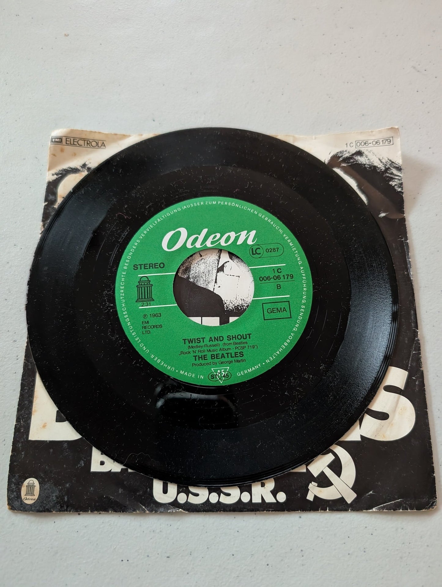 THE BEATLES – BACK IN THE U.S.S.R. - TWIST AND SHOUT (7 IN, 45 RPM, SINGLE, VINYL RECORD ALBUM)