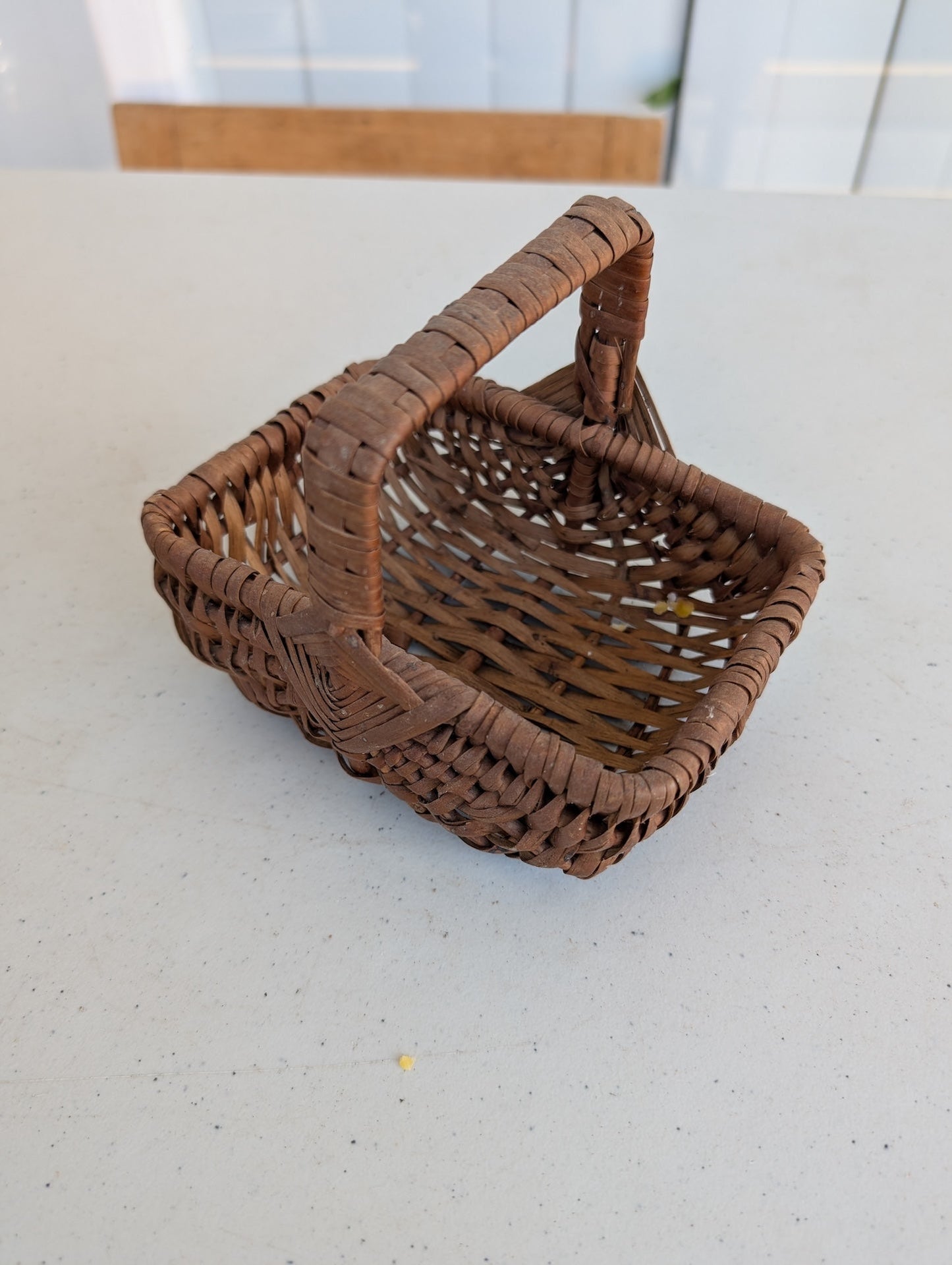 WICKER BASKET WITH HANDLE SMALL VINTAGE MID-CENTURY