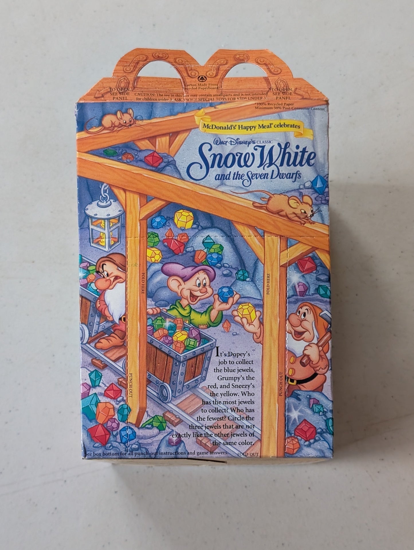 MCDONALDS VINTAGE DISNEY SNOW WHITE HAPPY MEAL ORIGINAL BOX (VINTAGE, COLLECTABLE, NOSTALGIA, TOY)