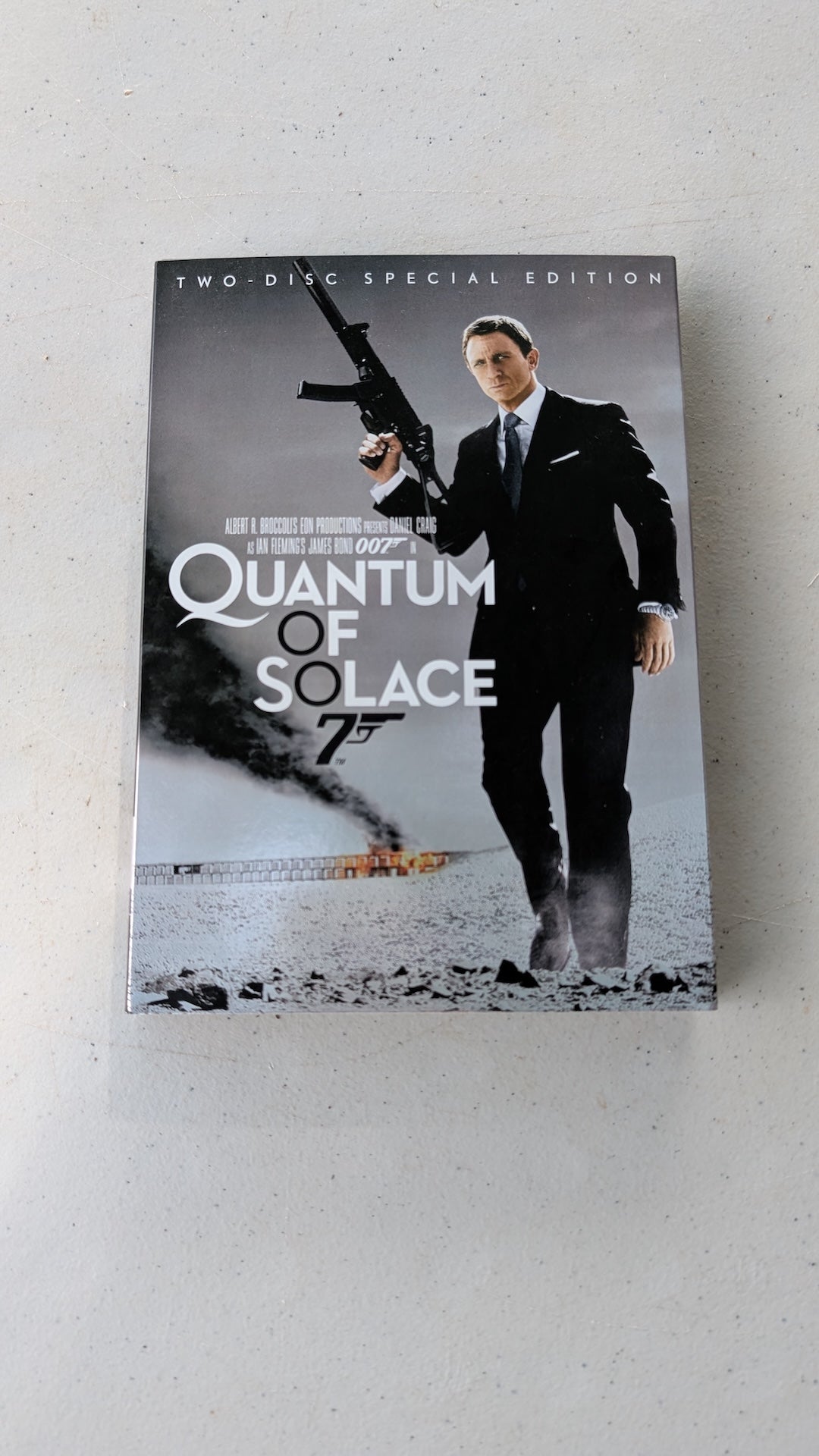 QUANTUM OF SOLACE (DVD, 2008, 2-DISC SET, WIDESCREEN)