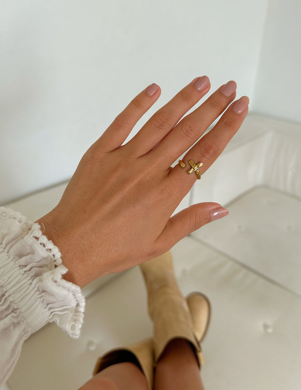 TEXTURED WRAPPED CROSS RING