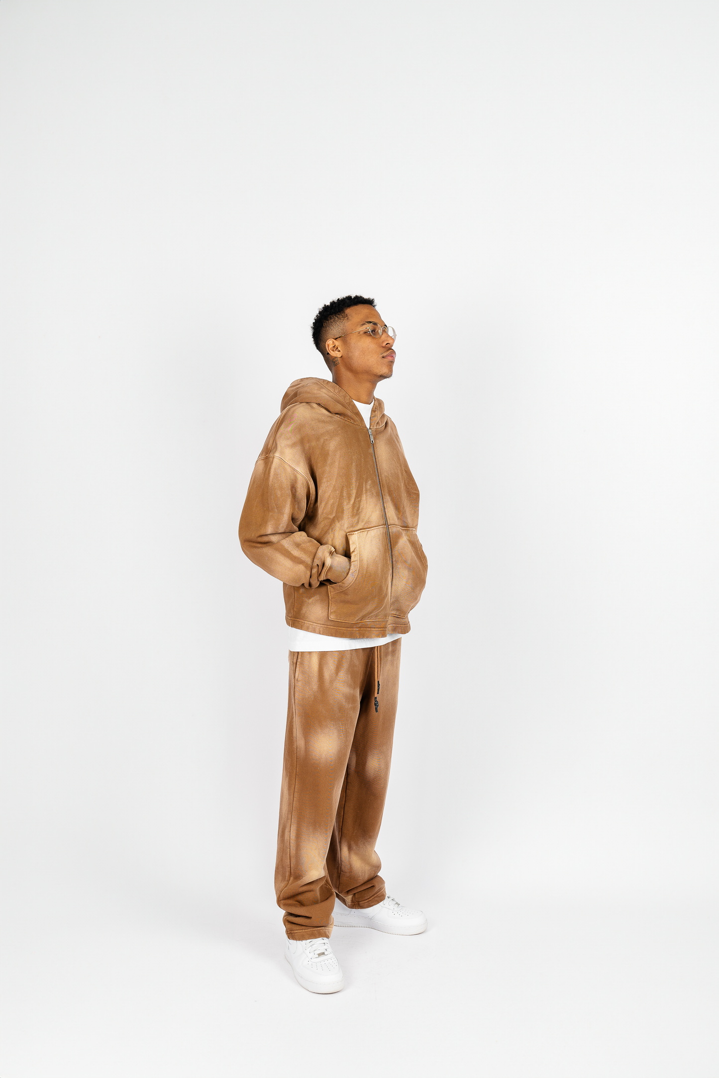 042 CLOTHING SUN-DRIED ZIP UP AND SWEATPANTS SET