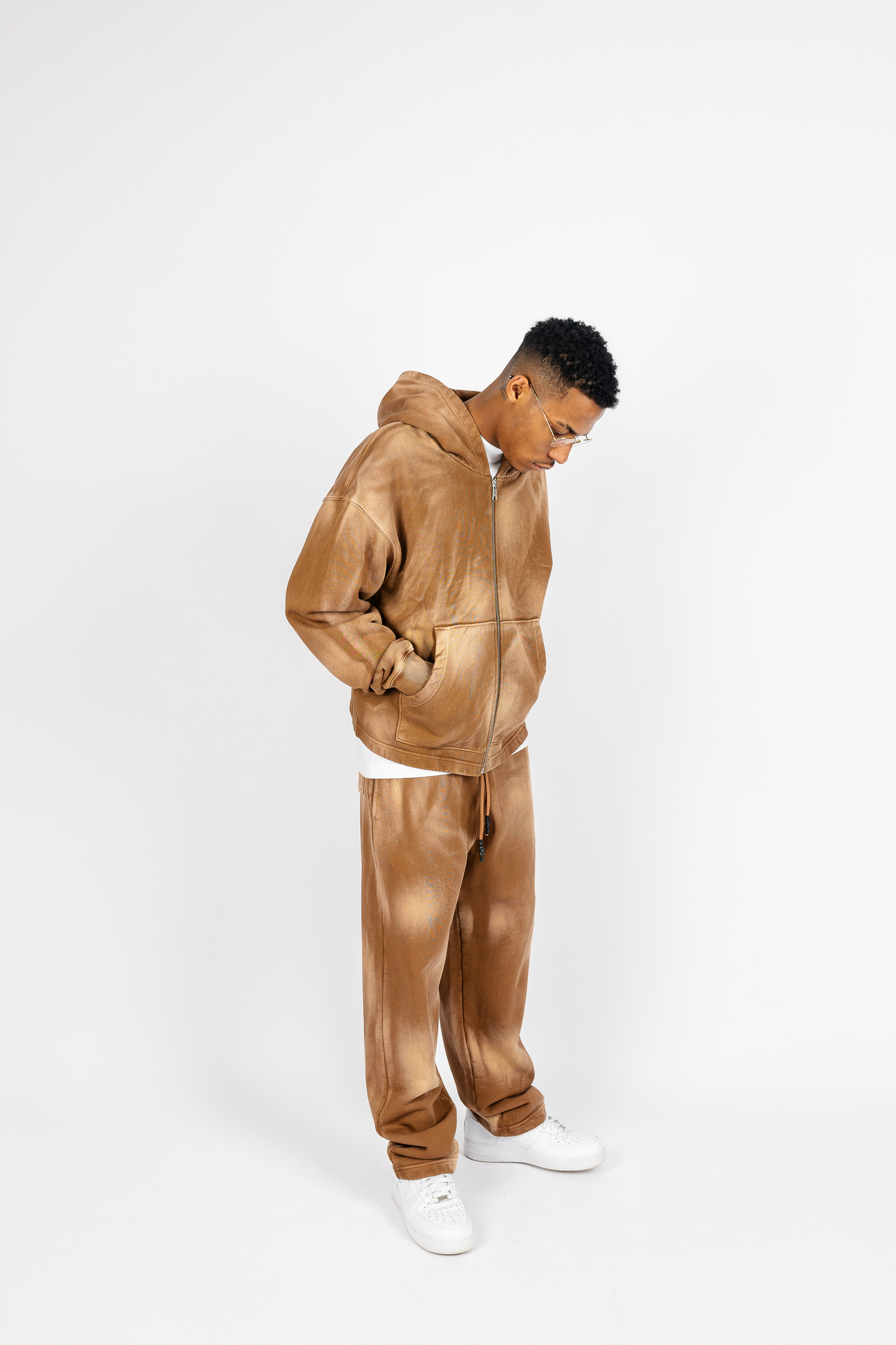 042 CLOTHING SUN-DRIED ZIP UP AND SWEATPANTS SET