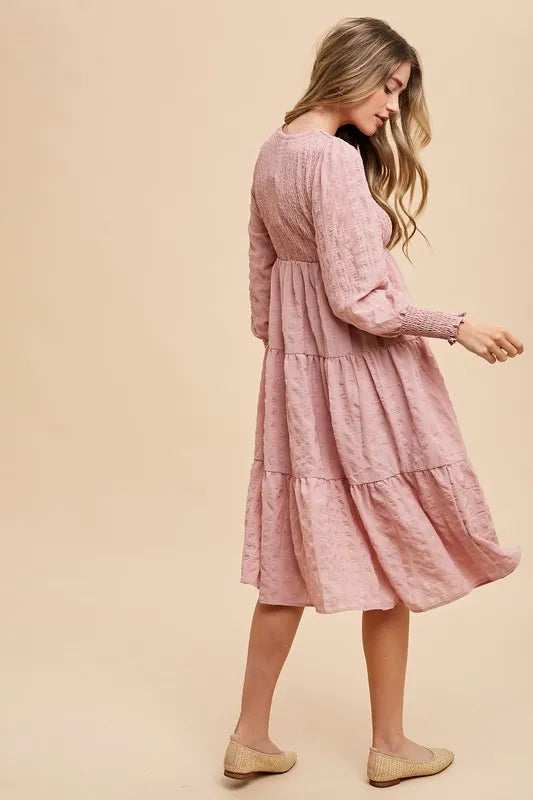 ANNIE WEAR TEXTURED SMOCKING BODICE TIERED MIDI DRESS
