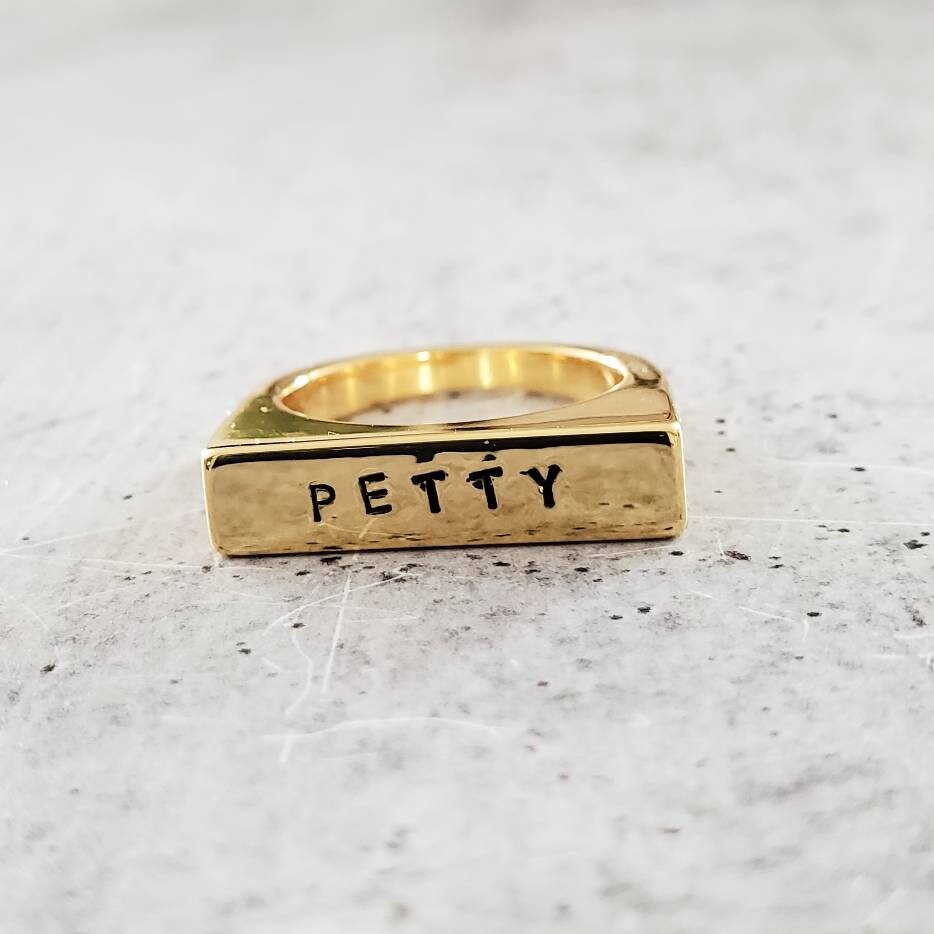PETTY GOLD OR SILVER FLAT TOP RING