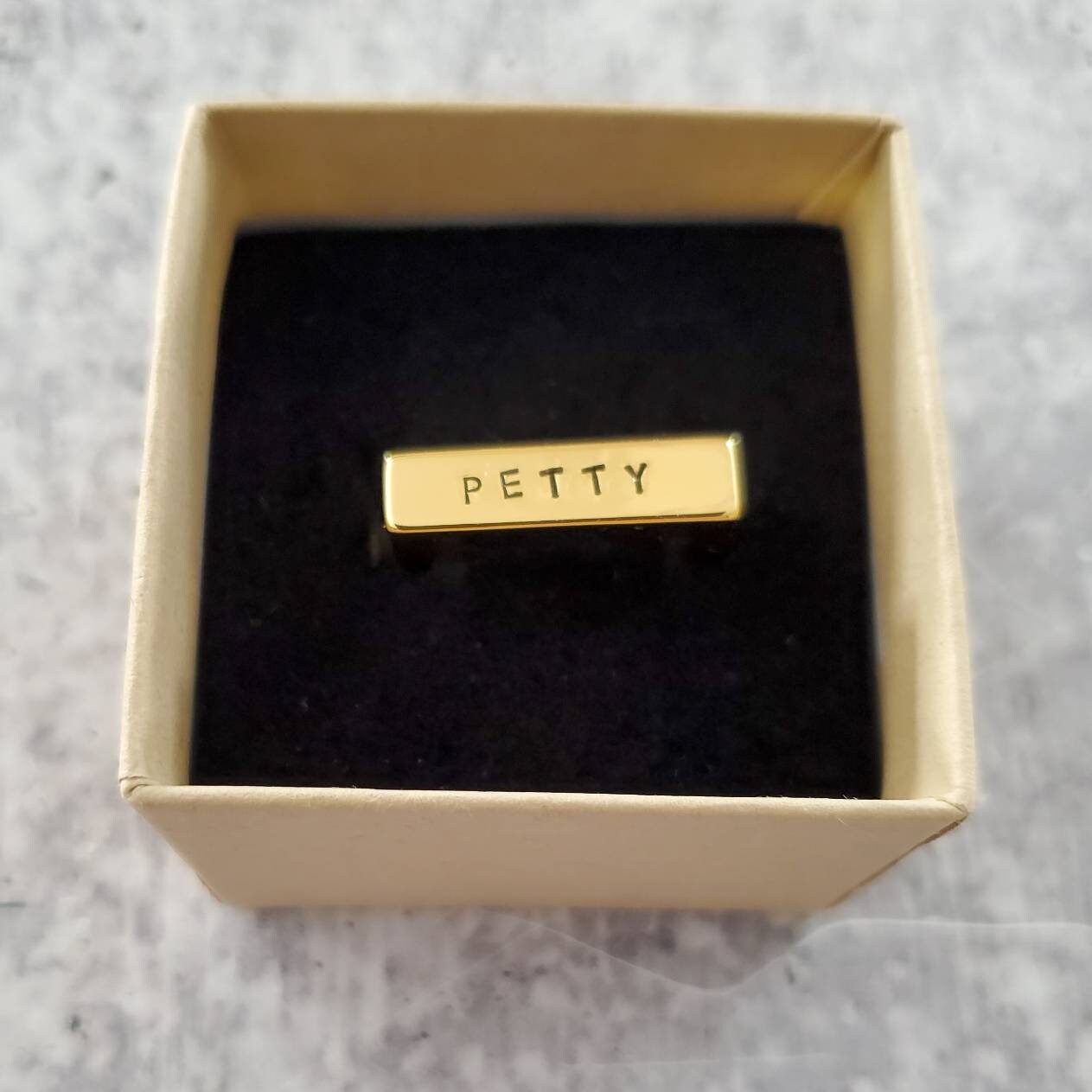 PETTY GOLD OR SILVER FLAT TOP RING